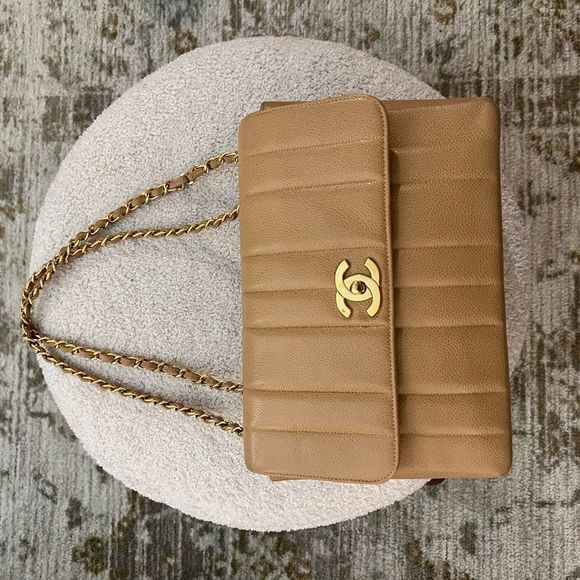 Chanel medium classic flap - Picture 10 of 14